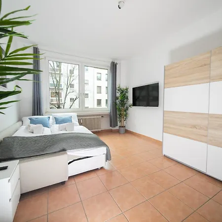 - With Balcony - Kitchen & Düsseldorf